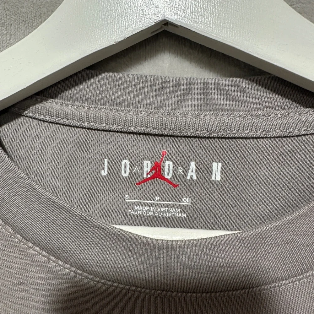 Jordan Flight Air Tour 2022 Long Sleeve T-Shirt Light Brown Mens S DM0846-016